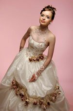 кремовое свадебное платье