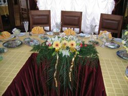 украшение стола цветами на свадьбу